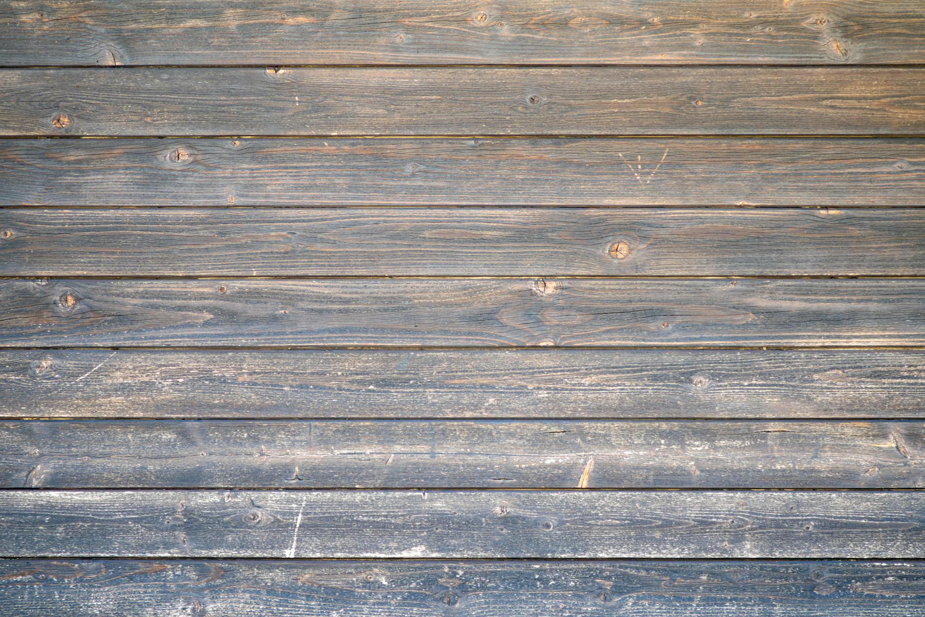 Zbliżenie starej drewnianej deski o rustykalnej fakturze Zbliżenie starej drewnianej deski o rustykalnej fakturze